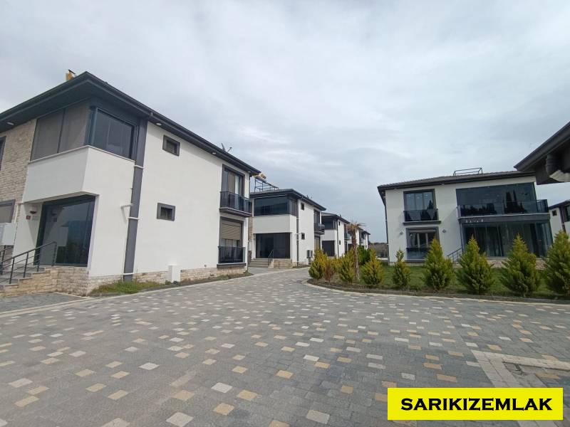 Edremit Hamidiye Mah`da4+1  Villa.